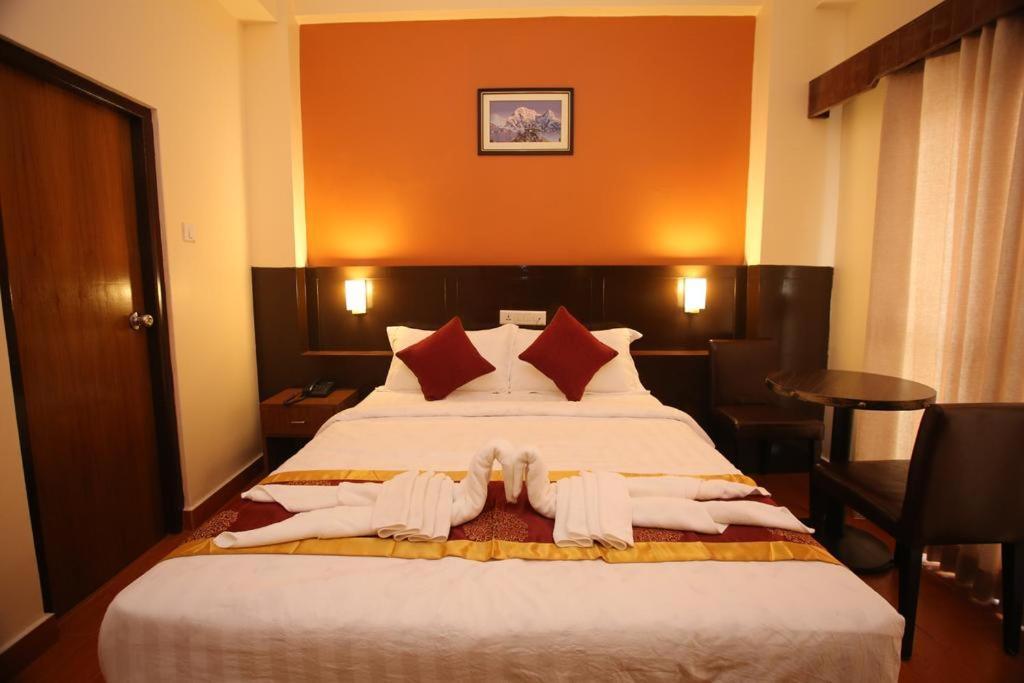 Hotel Eco Tree Pokhara Dış mekan fotoğraf